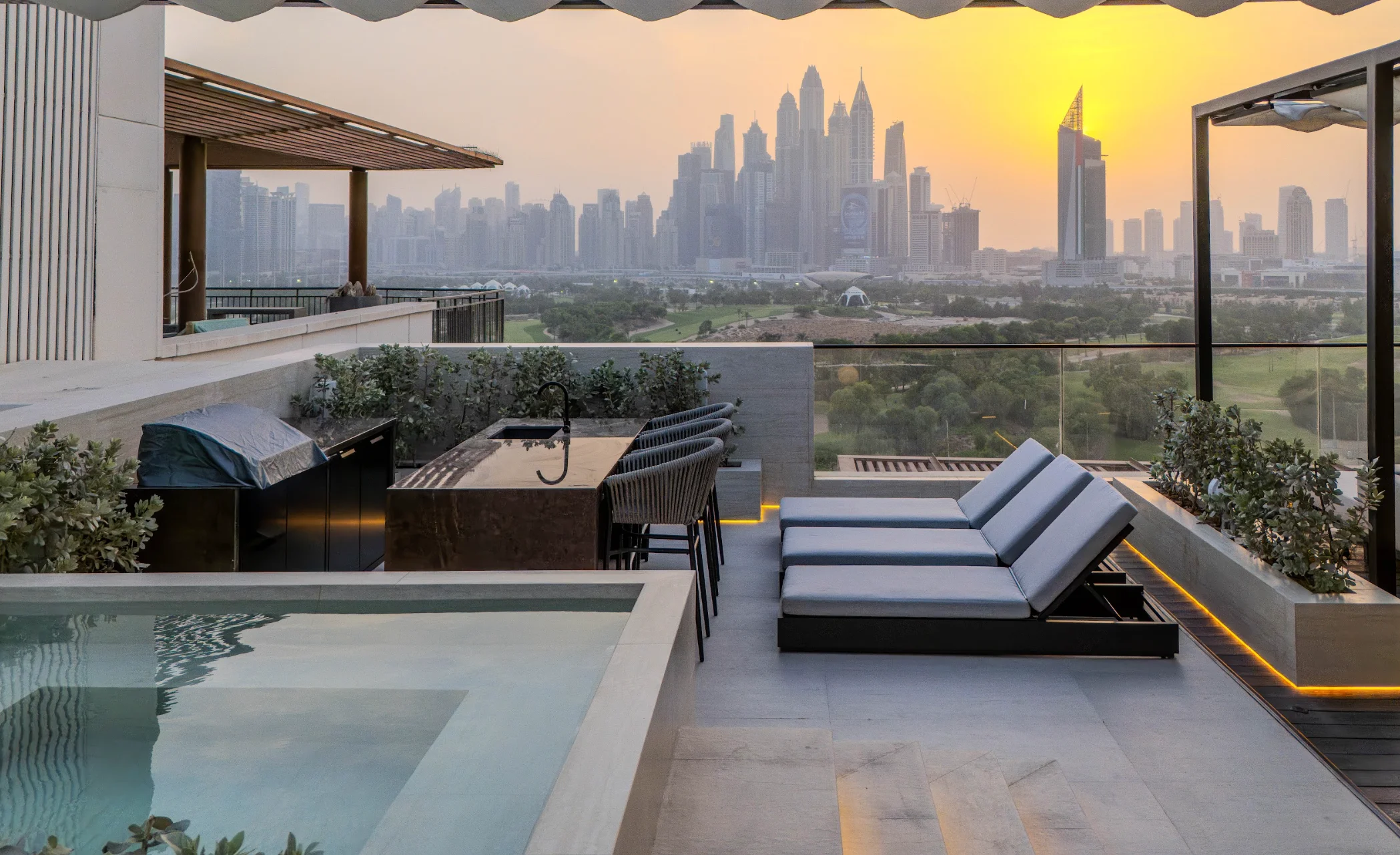 Luxury PenthouseThe Greens