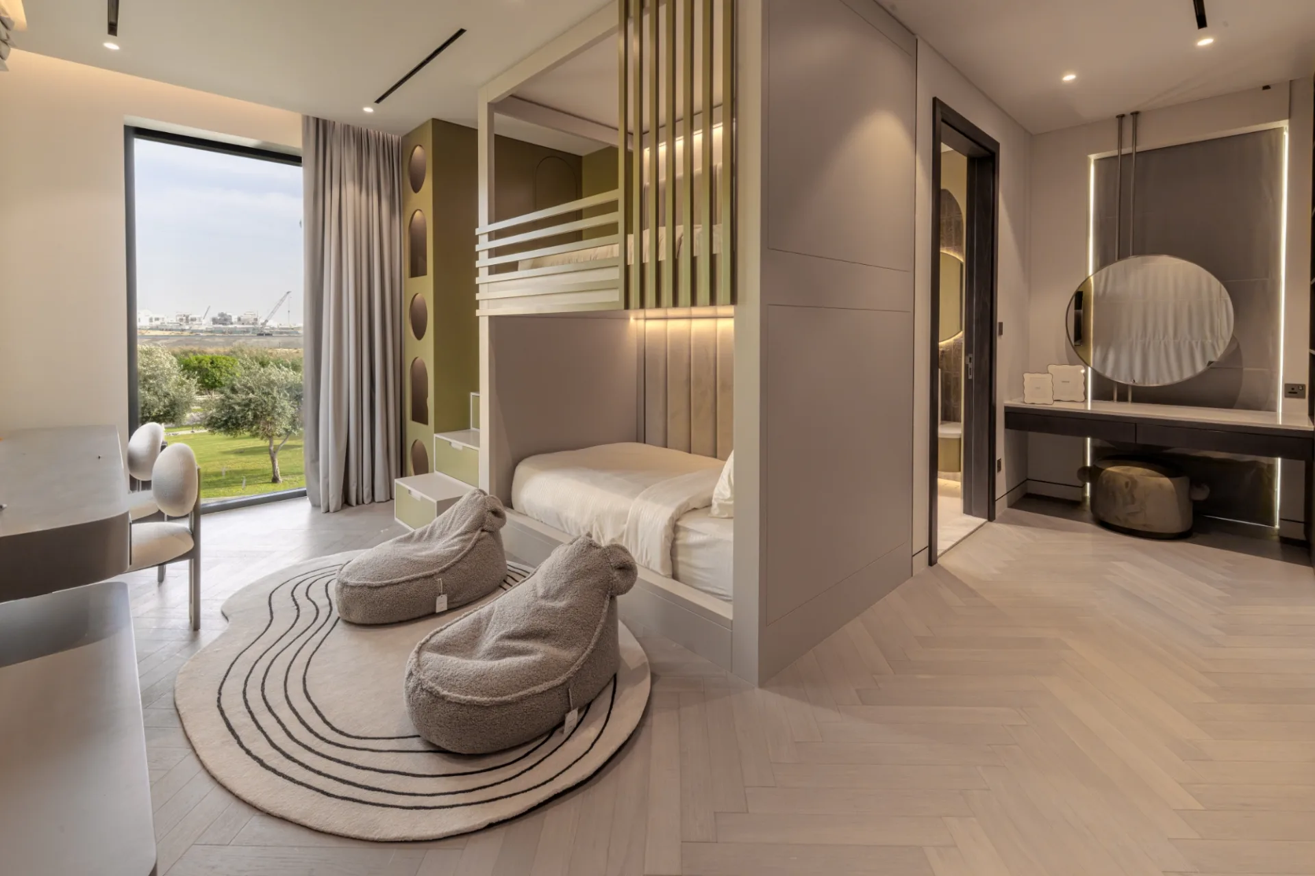 Junior suite with built-in bunk and dressing table