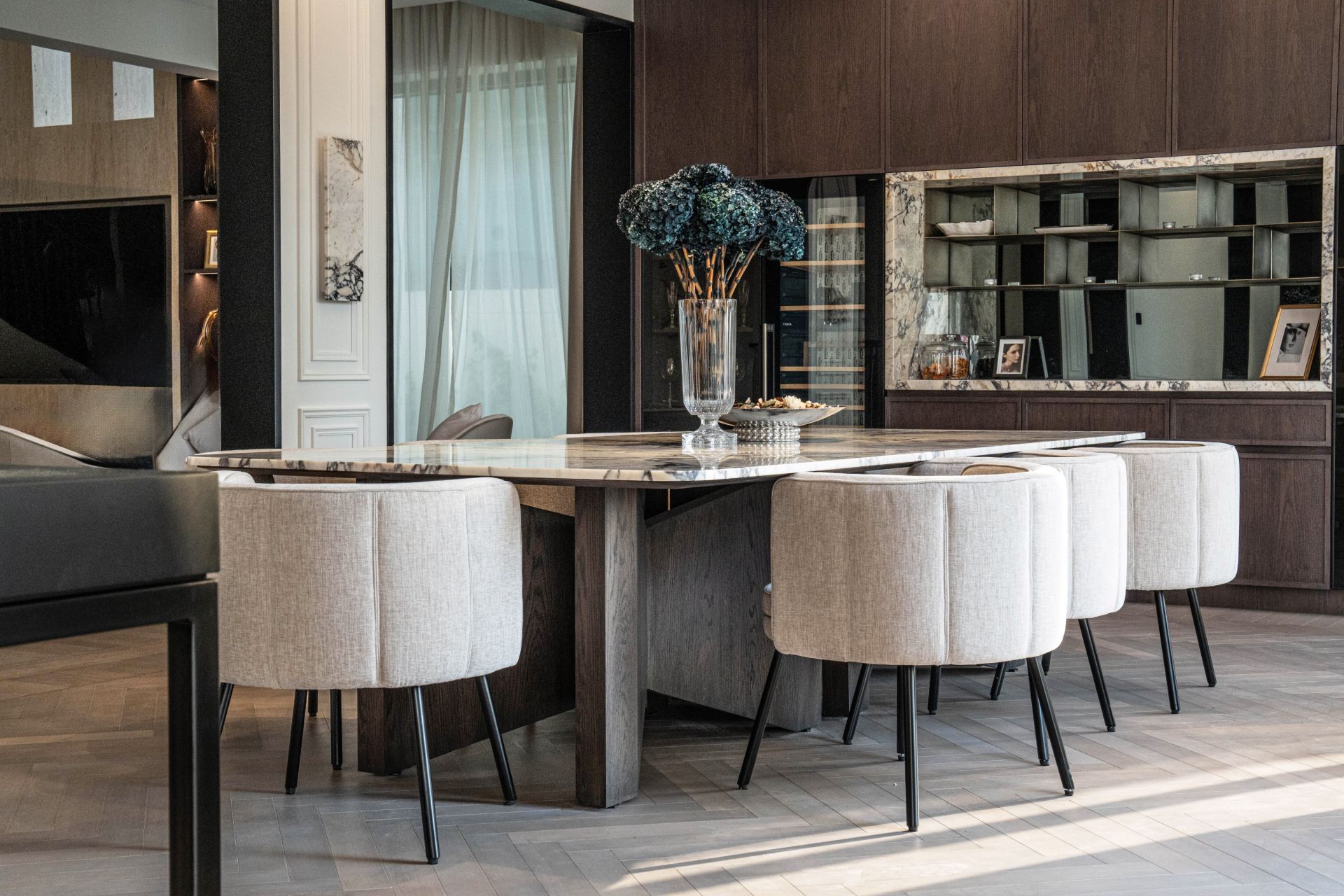 Dining table detail