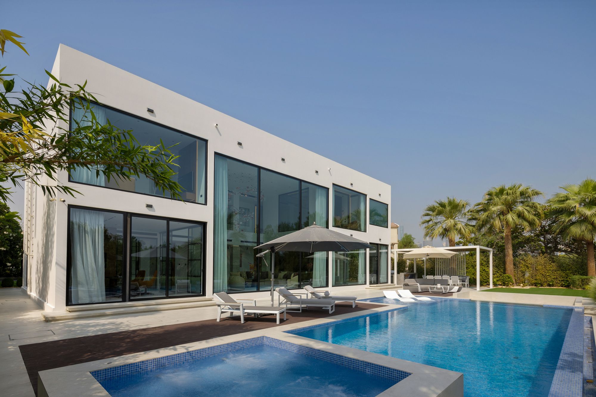 Private infinity pool and Jacuzzi with sun deck